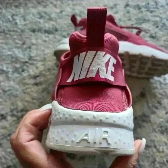 Nike Air Huarache Women's Run Ultra Bourdeux Sneaker 8.5 - Picture 8 of 14